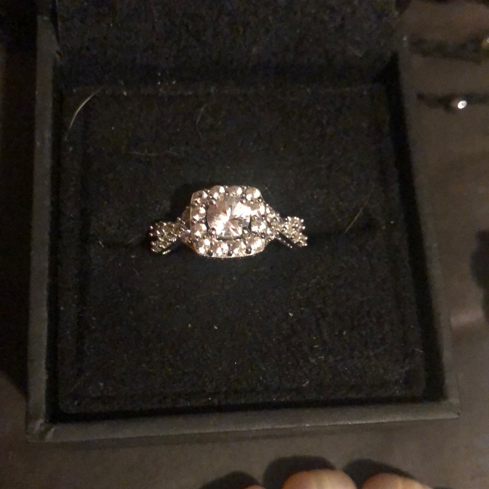 Sold in Mercari Helzberg Diamond Silver Ring